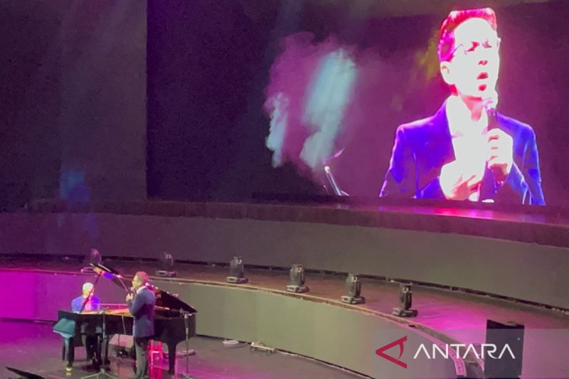 Jim Brickman duet bersama Delon di konser