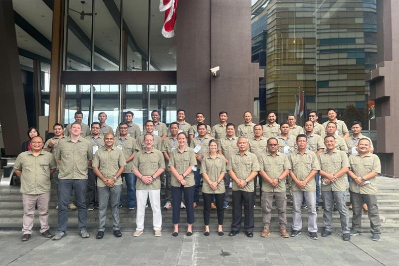 Caption Foto :  Sebanyak 25 perwira militer Indonesia pada Jumat (26/8/2022) merampungkan Pelatihan Intelijen Maritim Internasional (IMIC) yang diadakan oleh Komando Pelatihan Perang Informasi, San Diego (IWTC SD) Amerika Serikat.