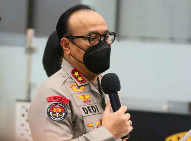 Kadiv Humas Polri Irjen Dedi Prasetyo mengatakan, terdapat seorang polisi wanita (Polwan) dalam perkara Sambo  dan menjadi polwan pertama diadili dalam perkara tersebut.(*)