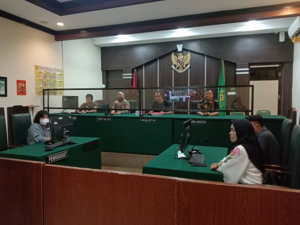 TERBUKTI BERSALAH: Sidang putusan kasus penganiayaan yang menyebabkan siswa SMKN 2 Jember meninggal dunia. Terdakwa divonis lima tahun penjara.