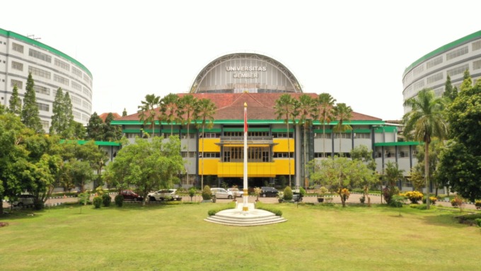 SELIDIK: Foto ilustrasi kampus Unej. Hingga kini, polisi masih mendalami kasus kematian mahasiswi D3 Kesekretariatan FEB Unej yang meninggal setelah bertemu dengan teman prianya.