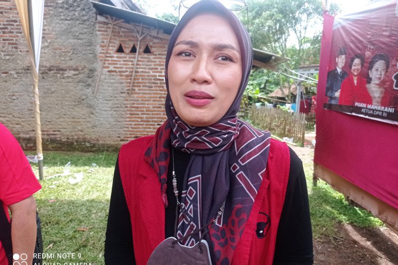 :  Istri anggota DPR Bellia Febrianti Mochamad Hasbi Asyidiki Jayabaya.