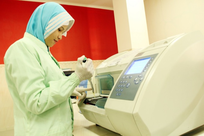 PELAYANAN PRIMA: Instalasi Laboratorium RSBS dapat melayani pemeriksaan tiroid.