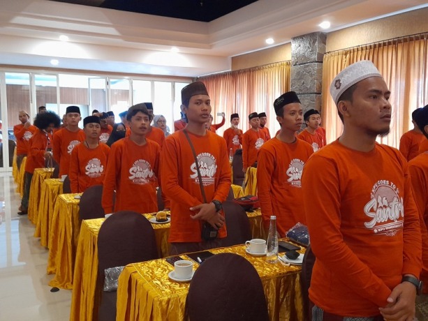 SERIUS: Para pemilih pemula ketika mengikuti sosialisasi yang diadakan oleh KPU Bondowoso.