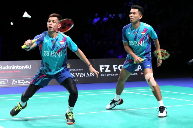 Fajar Alfian/Muhammad Rian Ardianto lolos ke babak final Denmark Open 2022 setelah mengalahkan Ong Yew Sin/Teo Ee Yi (Malaysia) dengan dua gim langsung 21-16, 22-20 di Odense, Sabtu.
