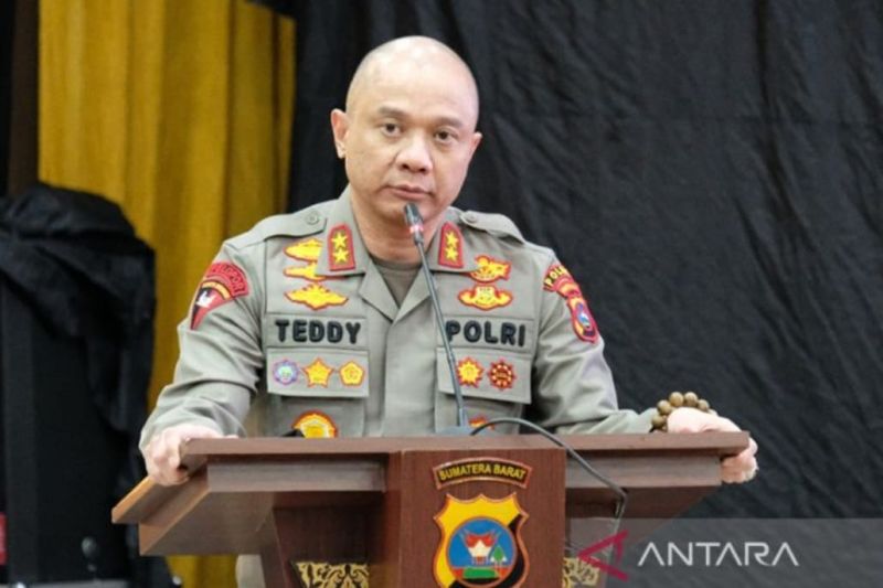 Irjen Pol Teddy Minahasa Putra