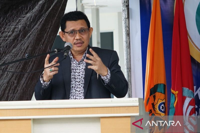 Caption Foto :  Rektor UIN Datokarama Palu Prof Sagaf S Pettalongi MPd