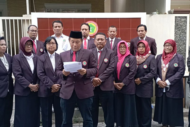 Dewan Pengurus Wilayah Persatuan Perawat Nasional Indonesia (PPNI) Jawa Timur, menyiapkan tenaga perawat guna menangani kasus gagal ginjal akut yang terjadi di wilayah setempat.