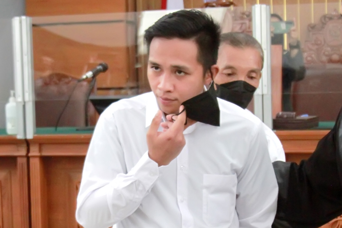 Pengacara Bharada Richard Eliezer Pudihang Lumiu alias Bharada E, Ronny Talapessy, memastikan kliennya tidak terlibat dalam perencanaan pembunuhan Brigadir Nofriansyah Yosua Hutabarat alias Brigadir J.