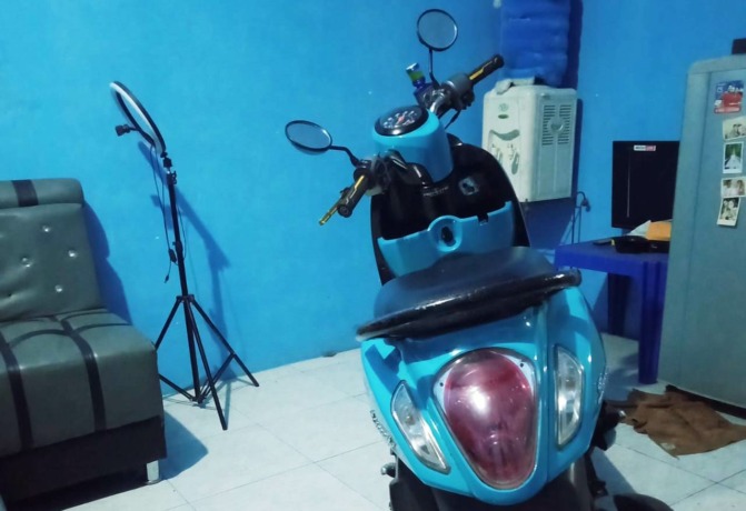 BARANG BUKTI: Motor jenis skuter matik milik korban yang gagal digondol pelaku.