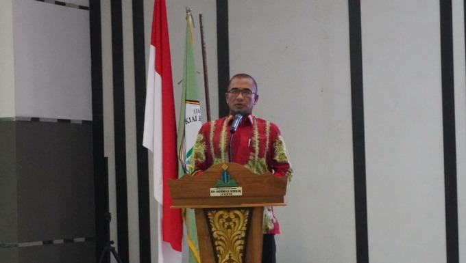 BERI PAPARAN : Ketua KPU RI Hasyim Asy