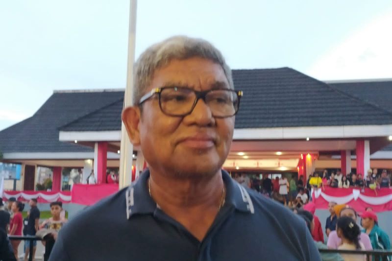 Bupati Malra, M. Thaher Hanubun di Ambon, Senin.
