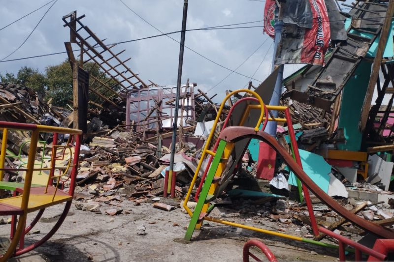 Kondisi TK PGRI Cugenang yang rusak akibat gempa yang terjadi pada Senin lalu (21/11) di Cianjur, Jawa Barat, Rabu (23/11/2022).