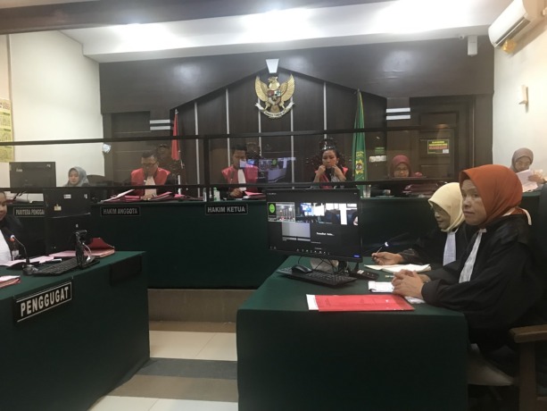 TUNTUTAN : Suasana sidang tuntutan kasus peredaran narkotika di ruang Candra PN Jember. Terdakwa dituntut 6 tahun penjara.
