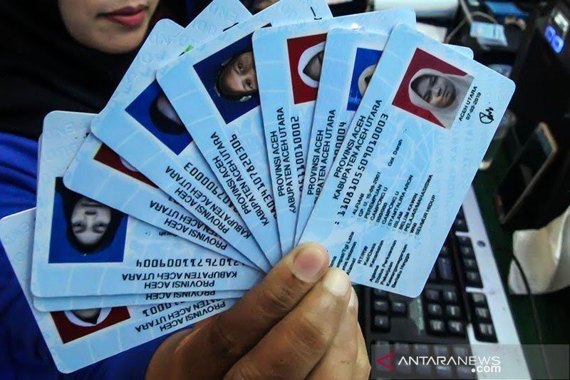 Arsip - Kartu tanda penduduk elektronik (e-KTP).