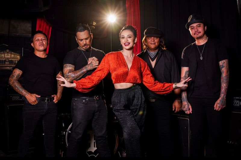 Grup band Vlaminora besutan JRX SID dan sang istri Nora