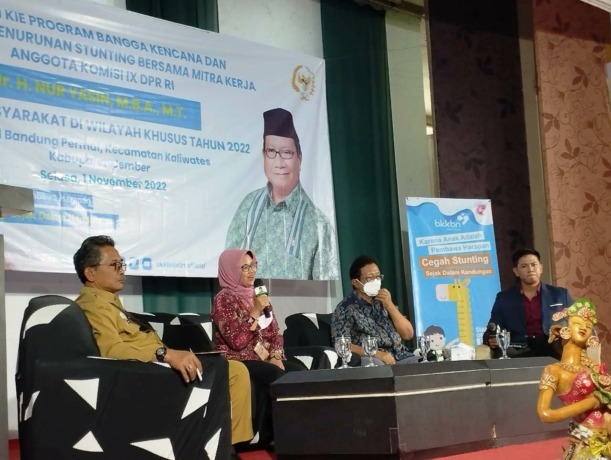 GAYENG: Suasana dialog interaktif pada acara promosi KIE Program Bangga Kencana dan penurunan stunting bersama mitra kerja. Agenda itu berlangsung di salah satu hotel di Jember, Selasa (1/11) pagi.