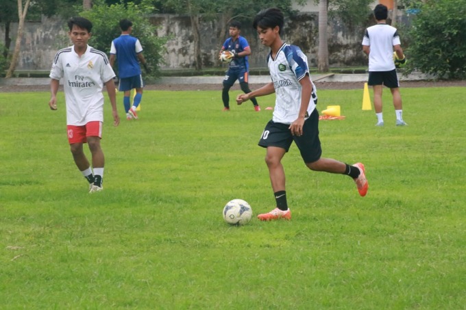 JAGA KEBUGARAN: Para pemain PS Unmuh Jember tetap melaksanakan latihan rutin walau Asprov PSSI Jatim menetapkan Liga 3 Tahun 2022 tidak digelar.