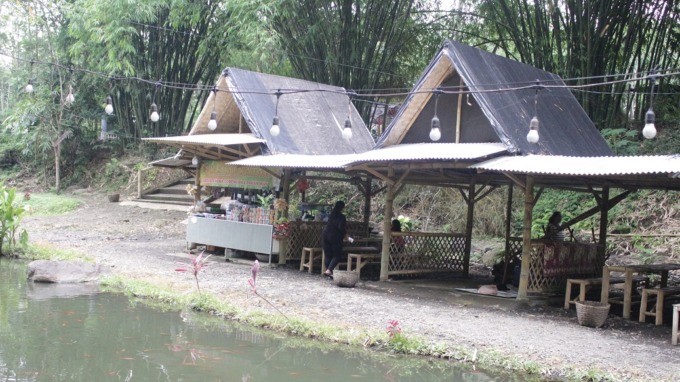 BELUM RAMAI: Kondisi wahana wisata buatan di Lumajang terpantau masih sepi meski memasuki Natal.