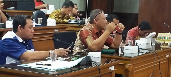 STUDI BANDING: Kunker dan studi banding DPRD beserta sejumlah OPD ke DPRD Kabupaten Karangasem, Bali, Jumat (2/12) lalu. Dalam pertemuan itu, DPRD bersama pemkab berencana merancang dasar regulasi pengelolaan tanah pesisir pantai.