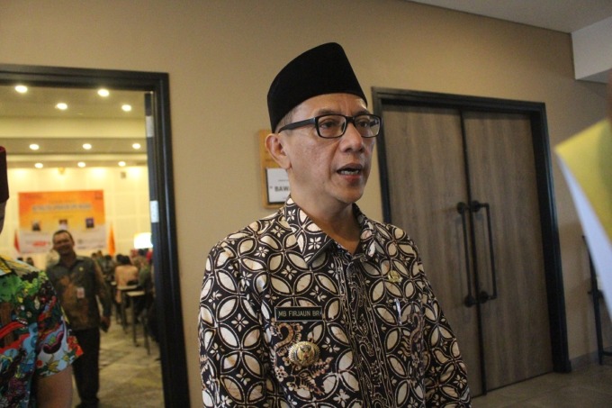 “Modusnya pura-pura kelebihan transfer, lalu kelebihannya minta ditransferkan ke rekening yang diberikan oknum.”  MB Firjaun Barlaman, Wakil Bupati Jember