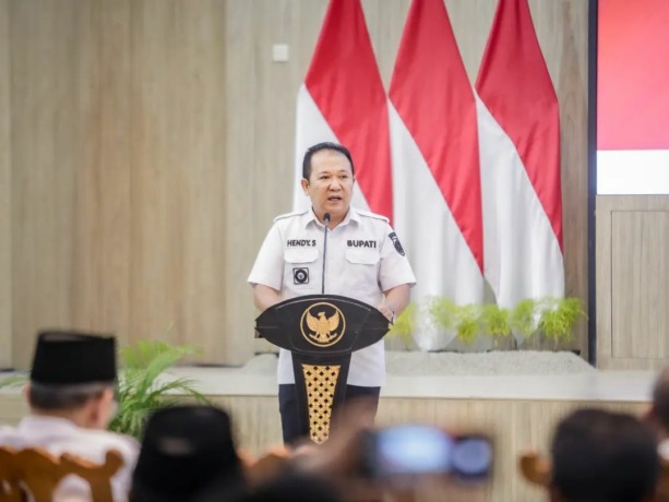 BERI NASIHAT: Bupati Hendy Siswanto saat memberikan arahan di Pendapa Wahyawibawagraha.