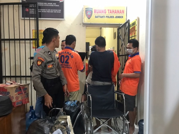 DIPENJARA: Suasana sel tahanan Polres Jember saat jam kerja. Di tempat ini Kiai Fahim dilakukan penahanan.