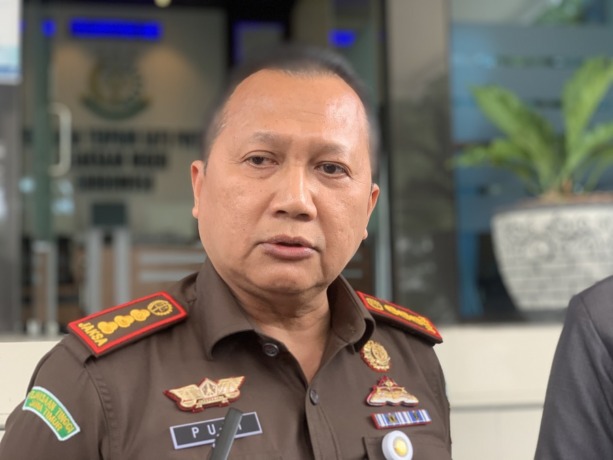 “Kalau alat buktinya cukup dan memenuhi unsur, baru kami tindak lanjuti lagi.”  Puji Triasmoro, Kepala Kejaksaan Negeri (Kajari) Bondowoso