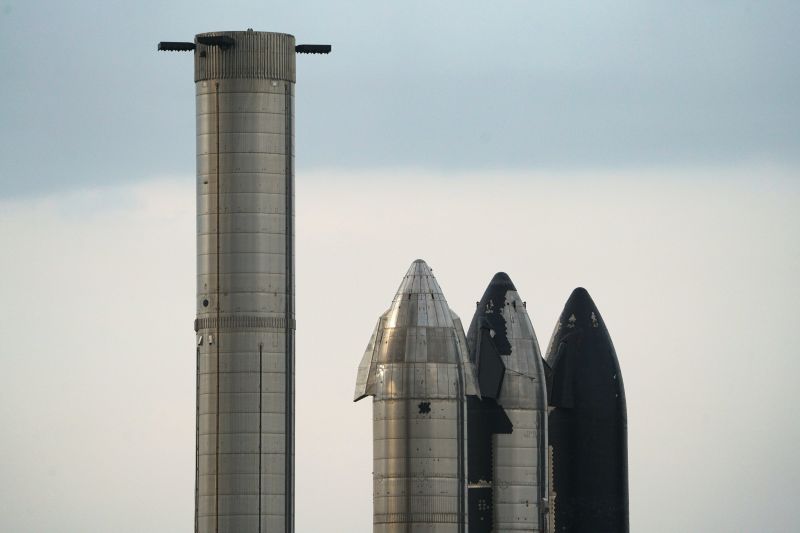 Prototipe kapal luar angkasa difoto di lokasi peluncuran SpaceX Texas selatan di Brownsville, Texas, AS.