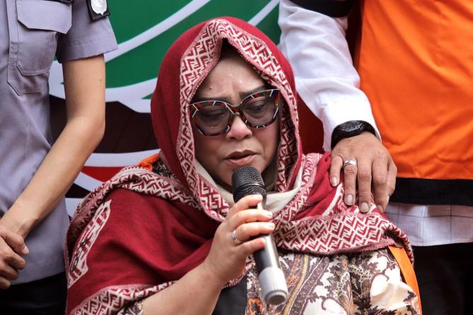 Nunung kini diketahui mengidap kanker payudara diminta keluarga pindah ke Solo untuk mendapakan perawatan.