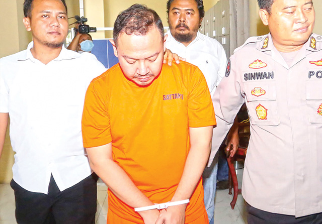 Dinar Wahyu Septian Dyfrig atau Wahyu Kenzo tidak hanya harus mendekam di tahanan, tapi  juga aset milik dia dibeli dari uang korban tepaksa disita oleh polisi.