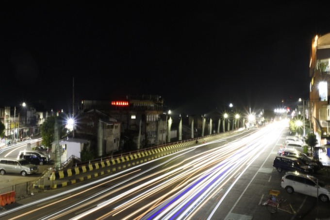 BAKAL DISESUAIKAN LAGI: Arus lalu lintas dan volume kendaraan pada bulan Ramadan, terutama ketika menjelang azan Magrib maupun malam hari diprediksi bakal padat. Terutama di sejumlah titik wilayah kota. Seperti jalan menuju alun-alun maupun sekitaran Kamp