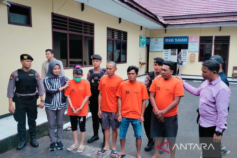 Empat tersangka peredaran dan penyalahgunaan narkoba yang diamankan Polres Rejang Lebong dalam sepekan belakangan.
