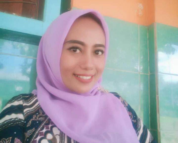 BERI PENJELASAN: Ketua pokja pembentukan Panwascam Sulastri Wulandari.