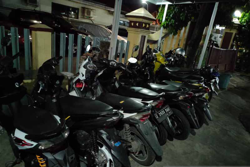 Hasil motor curian yang disita Polsek Pasar Minggu, Sabtu (16/4/2023).