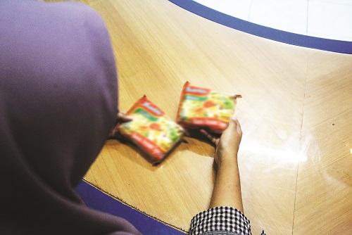BELUM KLIR: Demi keselamatan, untuk sementara waktu stop mengonsumsi salah satu mie instan karena bumbunya diduga mengandung zat pemicu kanker.