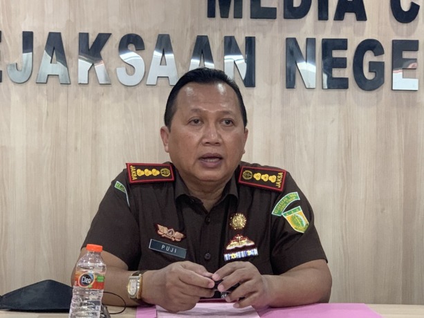 “Kalau dana hibah, masak bukan ASN (tersangkanya, Red).”  PUJI TRIASMORO, Kajari Bondowoso