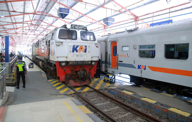 Meski libur lebaran telah terlewati namu PT KAI Daop 7 Madiun memperpanjang jadwal perjalanan KA tambahan angkutan Lebaran hingga 7 Mei mendatang.