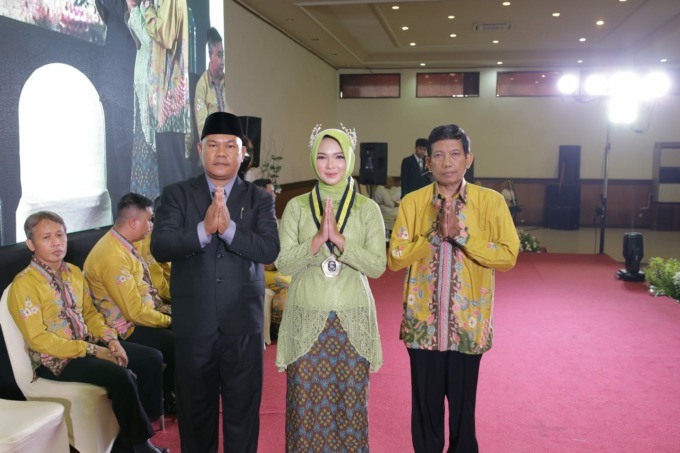 SELAMAT DAN SUKSES: Purnawiyata SMAN 1 Tenggarang Bondowoso di Ballroom Hotel Ijen View ini mengambil tema “Ksatria Nusantara Muda”.