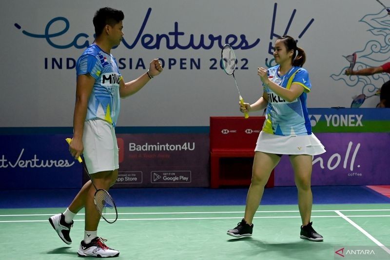 Pebulu tangkis ganda campuran Indonesia Praveen Jordan (kiri) dan Melati Daeva Oktavianti.