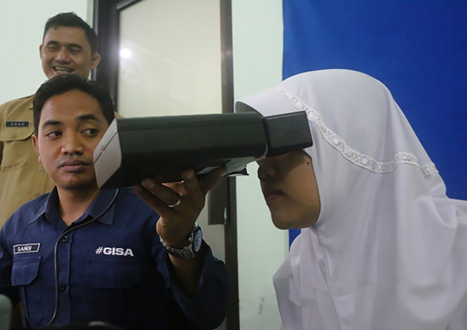 DIKEBUT: Perekaman e-KTP oleh Dispendukcapil Kabupaten Madiun digencarkan. (DOK. JAWA POS RADAR CARUBAN)