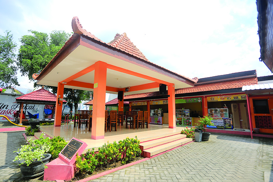 DESTINASI WISATA: Keberadaan RTH dan Lapak Pancasoka masuk usulan perencanaan untuk dikembangkan melalui program pembangunan di disperkim. (BAGAS BIMANTARA/RADAR MADIUN)