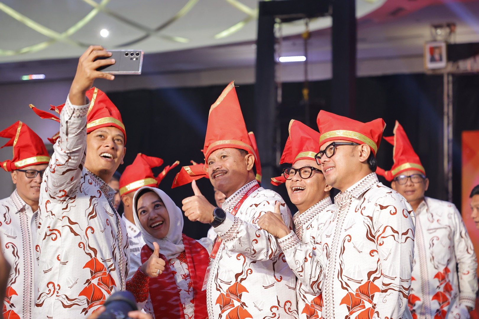 KOLABORASI: Wali Kota Madiun Maidi saat menghadiri Rakernas Apeksi di Makassar. (WS HENDRO UNTUK RADAR MADIUN)