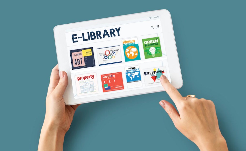 ILUSTRASI: Perpustakaan digital penting untuk menggugah semangat literasi. (FREEPIK)