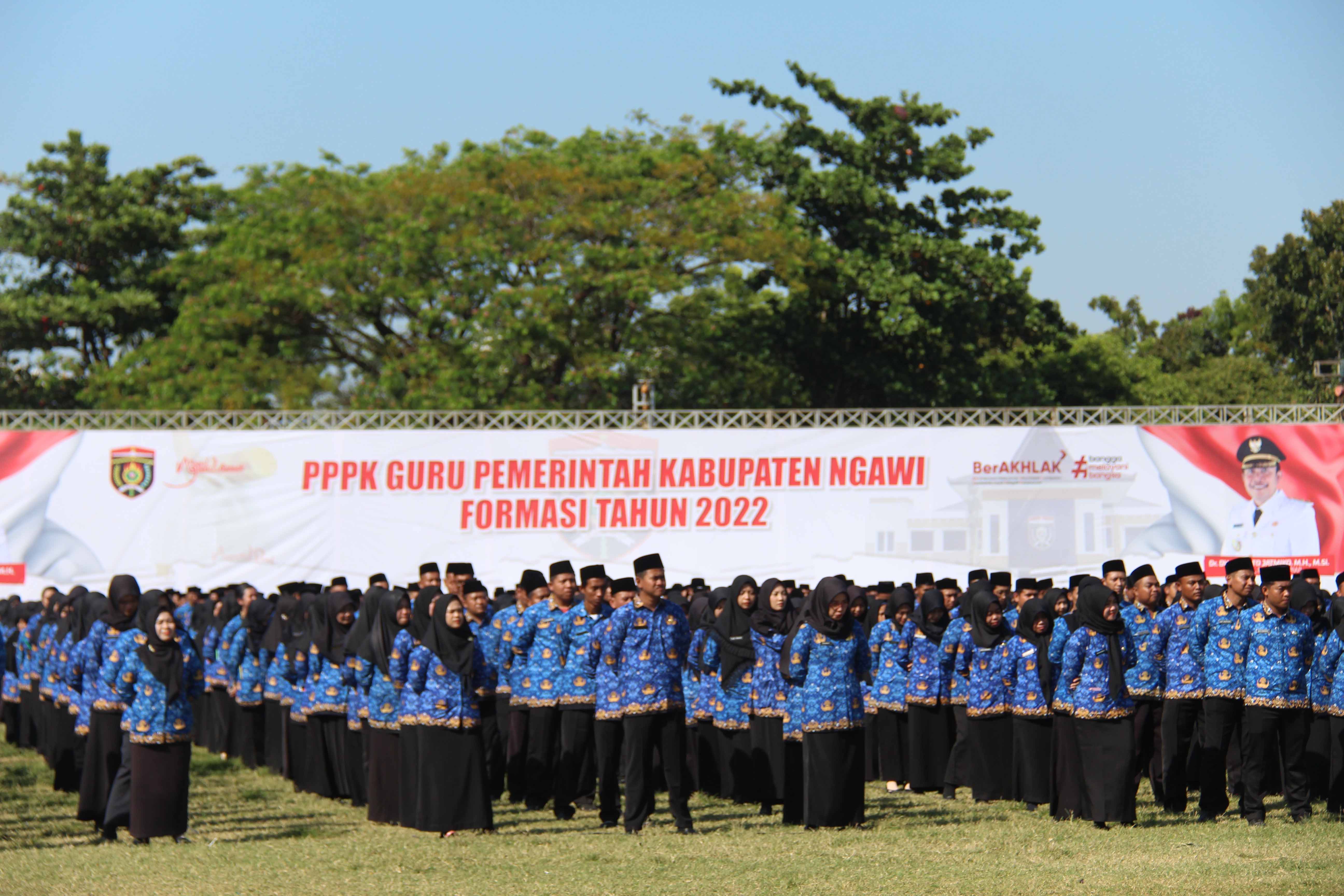 KESEJAHTERAAN: Kecepatan pembayaran gaji guru PPPK bergantung pengajuan dari dinas pendidikan dan kebudayaan.&nbsp;(ASEP SYAEFUL BACHRI/JAWA POS RADAR NGAWI)