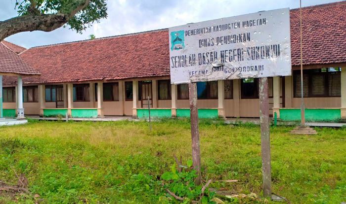 TIDAK TERAWAT: Kondisi SDN Sukowidi, Nguntoronadi, setelah di-regrouping pada 2019 lalu. (APRILITA SARI/JAWA POS RADAR MAGETAN)