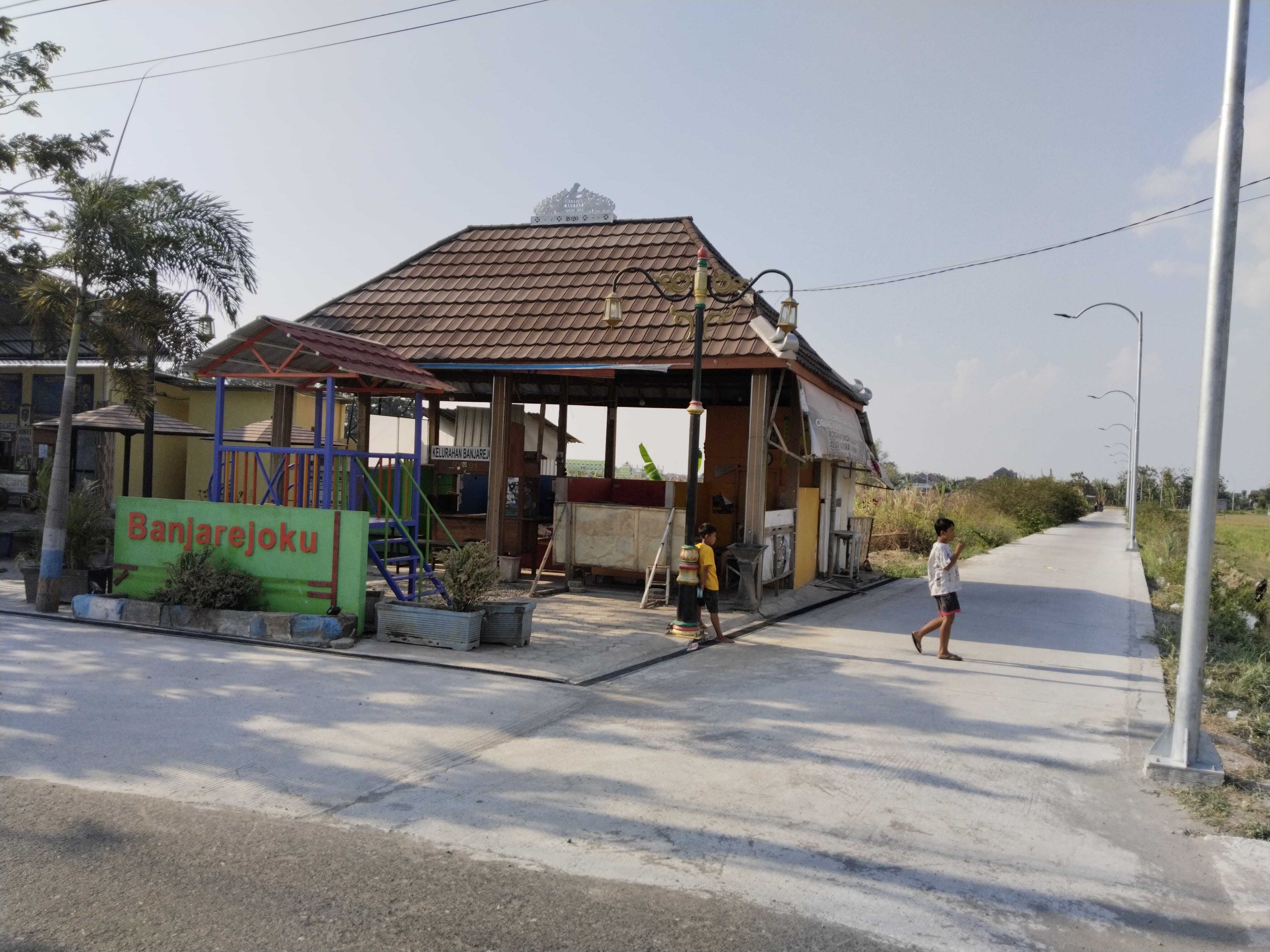 INFRASTRUKTUR: Pemkot Madiun merampungkan pembangunan jalan penghubung Lapak Kelurahan Banjarejo-Kelurahan Manisrejo.&nbsp;(BAGAS BIMANTARA/RADAR MADIUN)