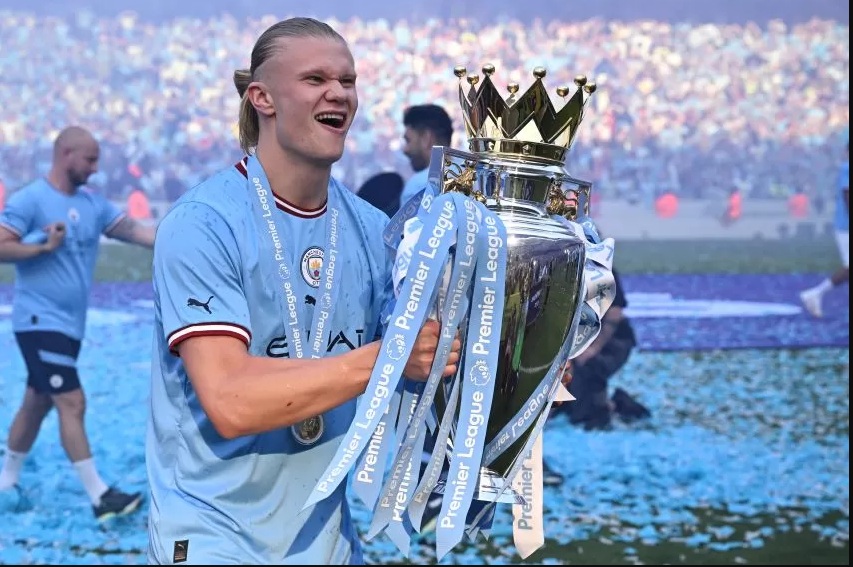Erling Haaland menjadi pemain terbaik UEFA. (AFP)
