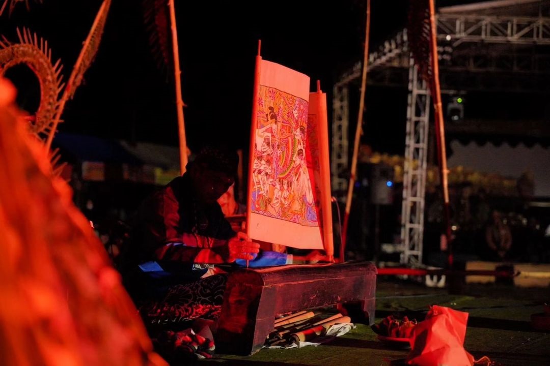 RUWATAN: Pemdes Gedompol, Donorojo, Pacitan, mengelar Festival Kampung Wayang Beber, Sabtu (2/9). (PROKOPIM)