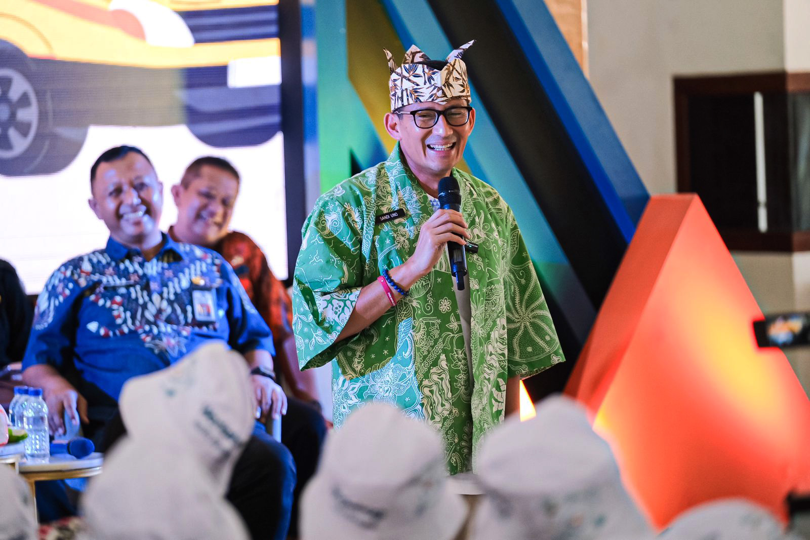 BERBAGI ILMU: Menparekraf Sandiaga Salahuddin Uno berbagi kiat pengembangan ekonomi kreatif saat mengisi workshop KaTa Kreatif di Ngawi, kemarin (15/9).&nbsp; (ASEP SYAEFUL BACHRI/JAWA POS RADAR NGAWI)